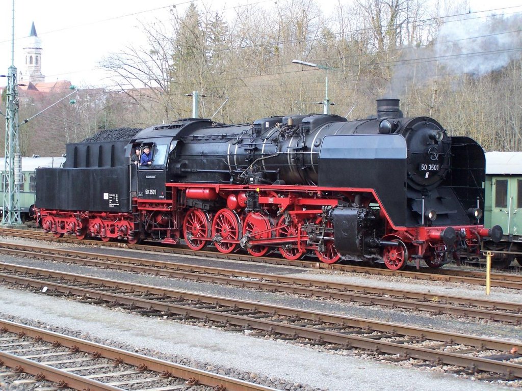 Die BR 50 3501 in Rottweil am 28/11/09.