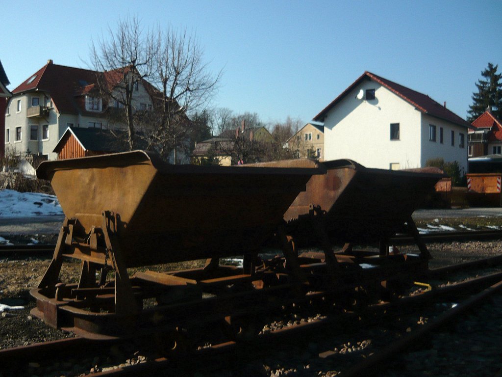 Ein alter Gterwagen stand am 26.2.11 in DippoldiswaldeLachend