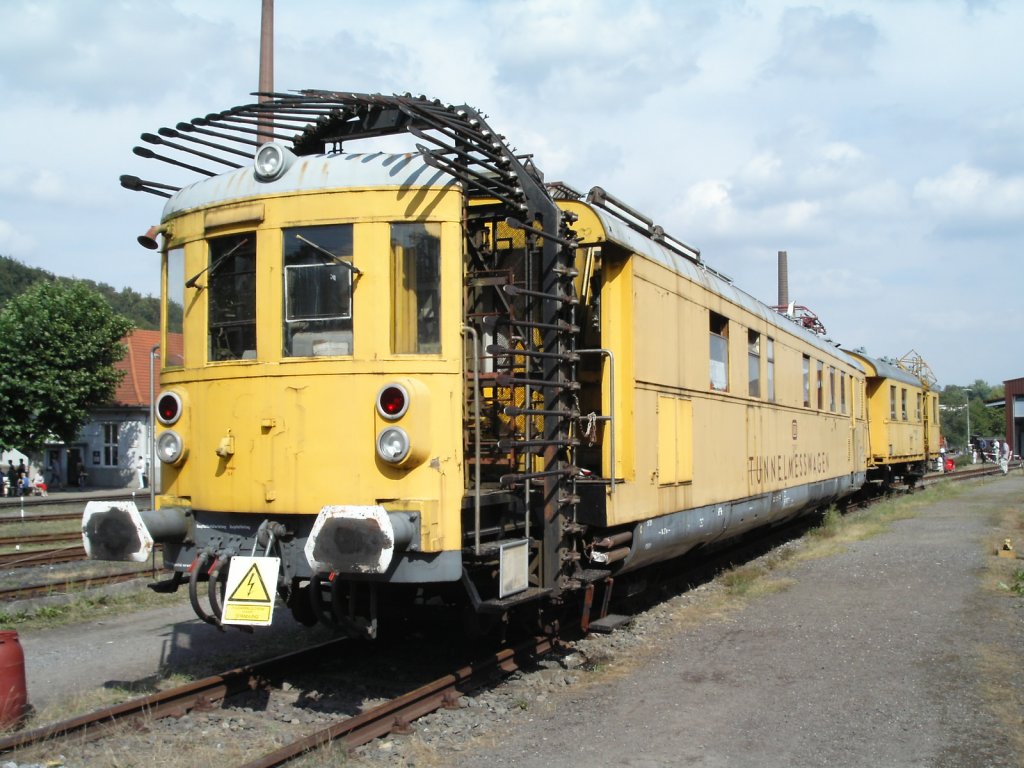 Ein Tunnelmesswagen steht am 15.08.2004 im Eisenbahnmuseum in Bochum-Dalhausen.