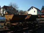 Ein alter Güterwagen stand am 26.2.11 in DippoldiswaldeLachend