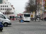 Ein Mercedes-Benz Citaro Bus fuhr am 14.2.11 auf der Oberen Marktstraße in Neumarkt vorbei