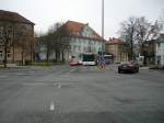 Ein weißer Setra Bus fuhr am 14.2.11 in Neumarkt mit der Aufschrift:  563 Altenhof  die Straße entlang
